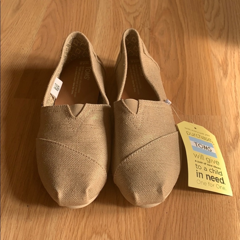 Toms